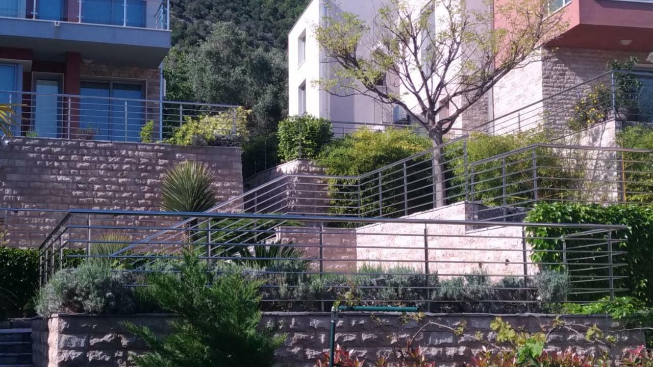 Apartments Acacia Hill Ðenovići 外观 照片